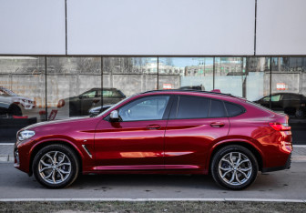 Подержанный автомобиль BMW X4 2019 года (10 фото)