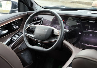 Подержанный автомобиль Exeed VX 2023 года (16 фото)