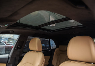 Подержанный автомобиль Audi Q8 2020 года (33 фото)