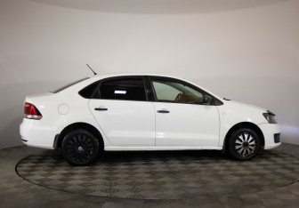 Подержанный автомобиль Volkswagen Polo Sedan 2014 года (4 фото)