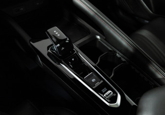 Подержанный автомобиль Geely Coolray 2024 года (20 фото)