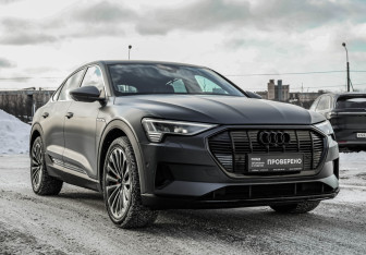 Подержанный автомобиль Audi e-tron Sportback 2021 года (5 фото)
