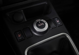 Подержанный автомобиль Nissan X-Trail 2012 года (14 фото)