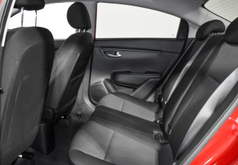 Подержанный автомобиль Kia Rio Sedan 2021 года (11 фото)