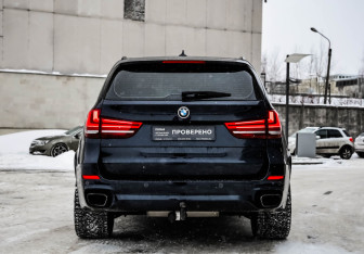 Подержанный автомобиль BMW X5 2016 года (8 фото)