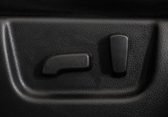 Подержанный автомобиль Nissan X-Trail 2007 года (17 фото)