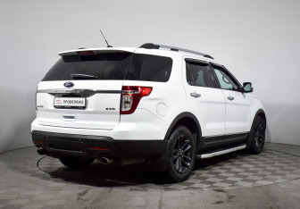 Подержанный автомобиль Ford Explorer 2013 года (5 фото)