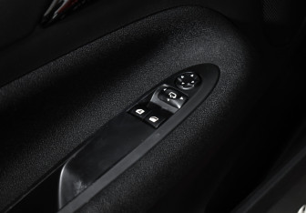 Подержанный автомобиль Citroen DS3 Hatchback 2013 года (10 фото)