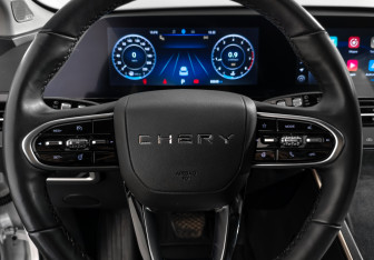 Подержанный автомобиль Omoda C5 2023 года (17 фото)