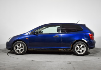 Подержанный автомобиль Honda Civic Hatchback 2002 года (8 фото)