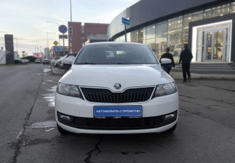 Подержанный автомобиль Skoda Rapid Liftback 2018 года (2 фото)