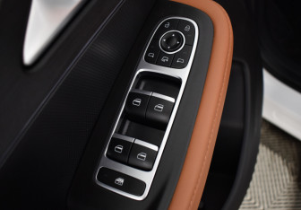 Подержанный автомобиль Omoda C5 2023 года (15 фото)