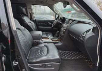 Подержанный автомобиль Infiniti QX80 2019 года (12 фото)