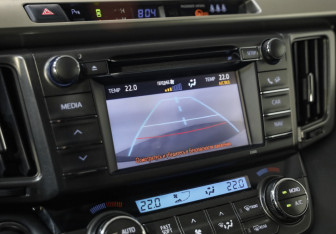 Подержанный автомобиль Toyota RAV4 2013 года (15 фото)