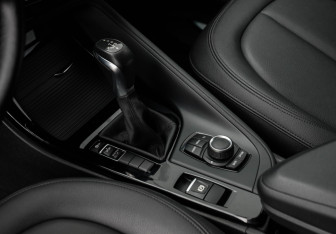 Подержанный автомобиль BMW X1 2016 года (22 фото)
