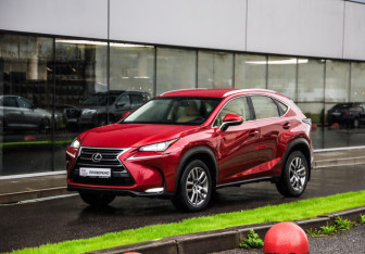 Подержанный автомобиль Lexus NX 2017 года (3 фото)