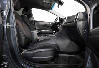 Подержанный автомобиль Kia Sportage 2021 года (21 фото)