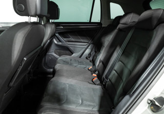 Подержанный автомобиль Volkswagen Tiguan 2018 года (10 фото)