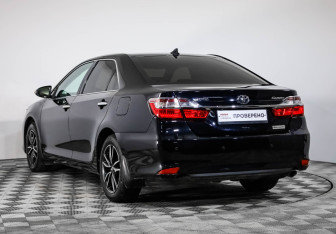 Подержанный автомобиль Toyota Camry Sedan 2016 года (7 фото)
