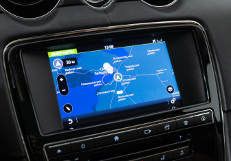 Подержанный автомобиль Jaguar XJ 2016 года (122 фото)