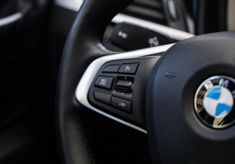 Подержанный автомобиль BMW X1 2021 года (14 фото)