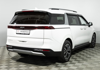 Подержанный автомобиль Kia Carnival 2021 года (5 фото)