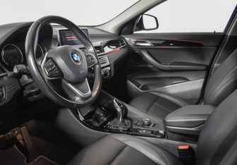 Подержанный автомобиль BMW X2 2019 года (9 фото)