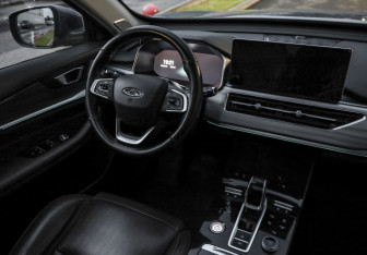 Подержанный автомобиль Chery Tiggo 8 Pro 2022 года (10 фото)