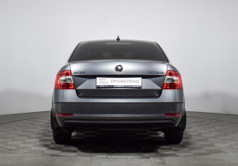 Подержанный автомобиль Skoda Octavia Liftback 2017 года (6 фото)