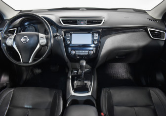 Подержанный автомобиль Nissan Qashqai 2014 года (13 фото)