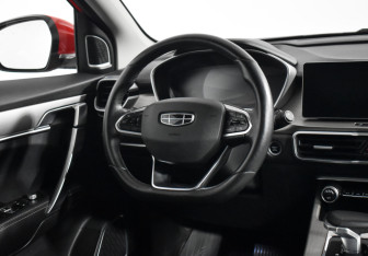 Подержанный автомобиль Geely Coolray 2023 года (15 фото)