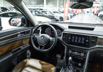 Подержанный автомобиль Volkswagen Teramont 2019 года (25 фото)