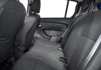 Подержанный автомобиль Renault Sandero 2019 года (12 фото)