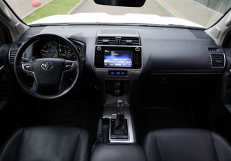 Подержанный автомобиль Toyota Land Cruiser Prado 2019 года (8 фото)