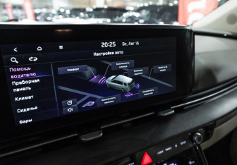 Подержанный автомобиль Kia Carnival 2020 года (17 фото)