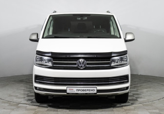 Подержанный автомобиль Volkswagen Caravelle 2015 года (2 фото)