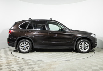 Подержанный автомобиль BMW X5 2015 года (4 фото)