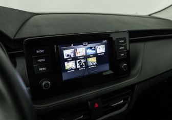 Подержанный автомобиль Skoda Rapid Liftback 2021 года (15 фото)