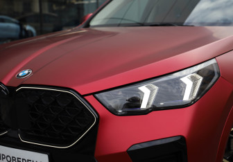 Подержанный автомобиль BMW X2 2024 года (2 фото)