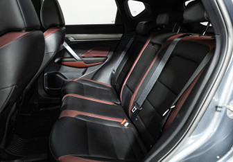 Подержанный автомобиль Geely Coolray 2022 года (10 фото)