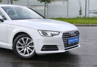 Подержанный автомобиль Audi A4 Sedan 2015 года (8 фото)