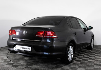 Подержанный автомобиль Volkswagen Passat Sedan 2011 года (5 фото)