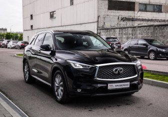 Подержанный автомобиль Infiniti QX50 2018 года (5 фото)