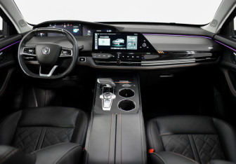 Подержанный автомобиль Changan UNI-K 2023 года (11 фото)