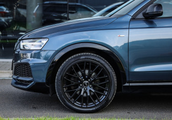 Подержанный автомобиль Audi Q3 2017 года (10 фото)
