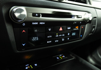Подержанный автомобиль Lexus GS 2014 года (19 фото)