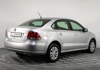 Подержанный автомобиль Volkswagen Polo Sedan 2014 года (9 фото)