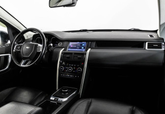 Подержанный автомобиль Land Rover Discovery Sport 2017 года (9 фото)