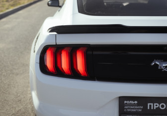 Подержанный автомобиль Ford Mustang Coupe 2020 года (14 фото)