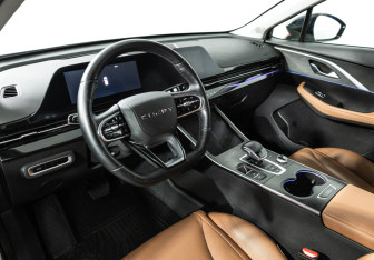 Подержанный автомобиль Omoda C5 2023 года (11 фото)